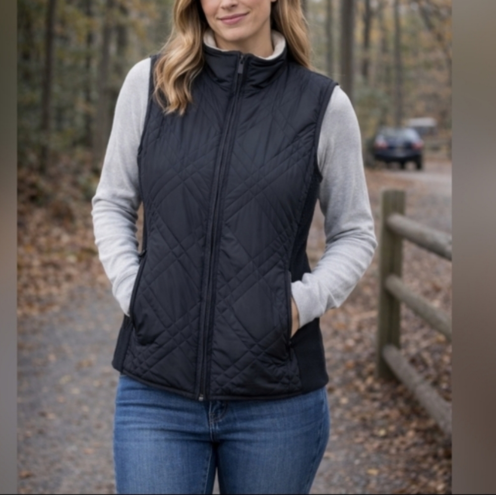 Izod Quilted Vest Women’s Size M Black Zip Puffer Lightweight Classic Layer